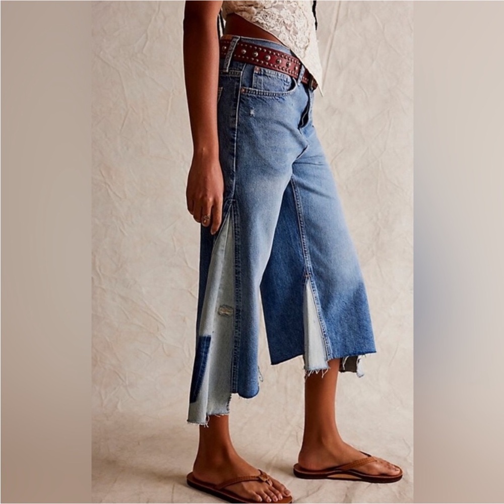 We The Free Two-Tone Blue Wide Leg Cropped Jeans
